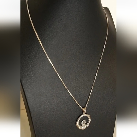 Vintage 925 Sterling Silver Claddagh Necklace Designer IBB Pendant on Box Chain - Picture 4 of 7